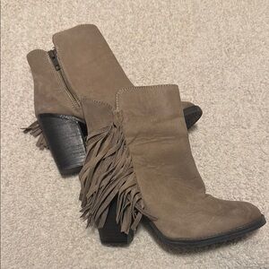 Steve Madden Tan Ankle Booties with Fringe and Stacked Heel